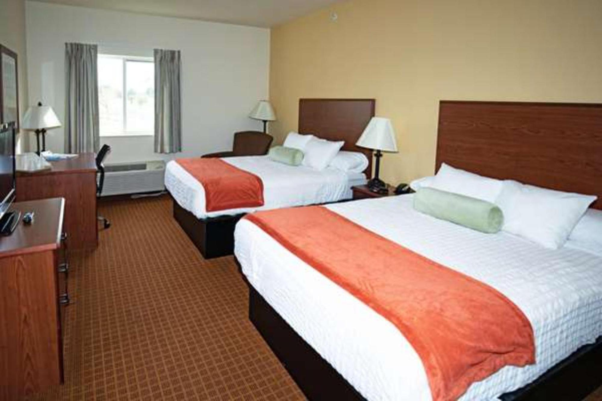 Park View Inn & Suites Hoisington Near Great Bend Екстер'єр фото