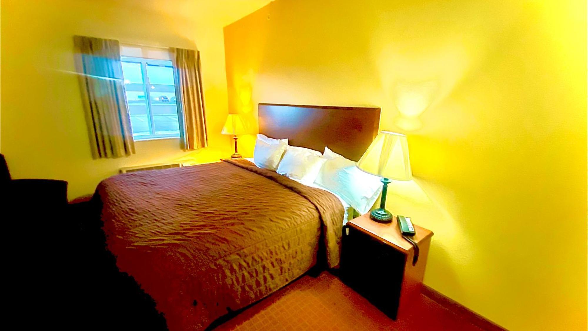 Park View Inn & Suites Hoisington Near Great Bend Екстер'єр фото