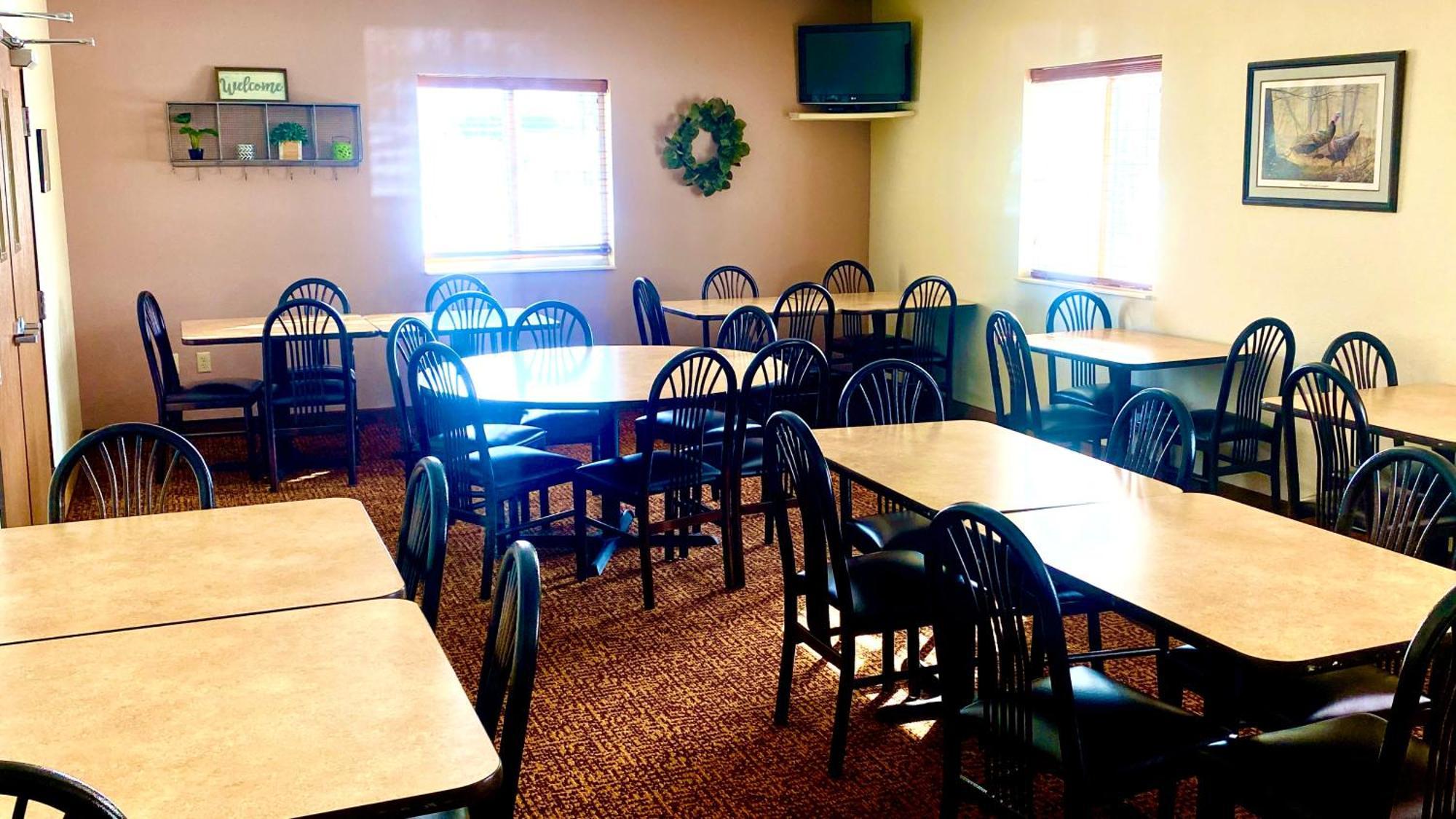 Park View Inn & Suites Hoisington Near Great Bend Екстер'єр фото